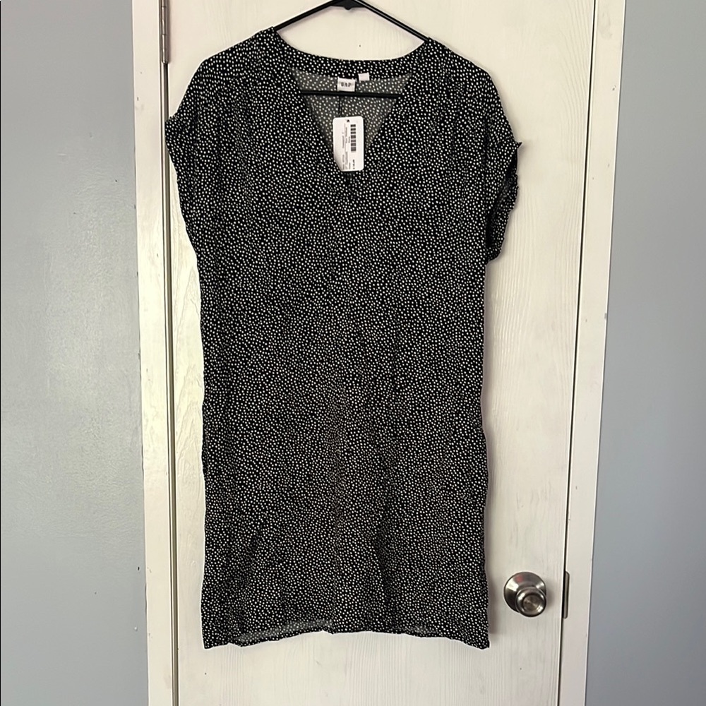 GAP Relaxed Sheath with Scoop Neckline (MEDIUM) - Picture 3 of 7
